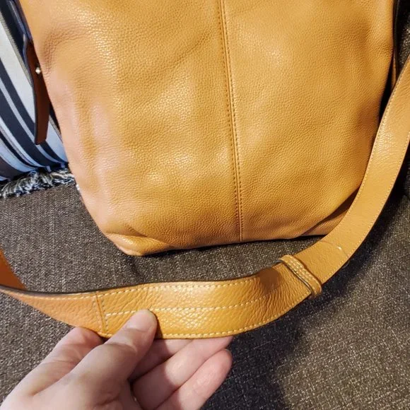 EUC Coach Pebble Leather Shoulder Bag - Rare - Picture 7 of 15